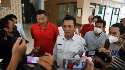 Gubernur Ansar Kunjungi Kantor PLN Tanjungpinang Bahas Listrik Pulau Pangkil