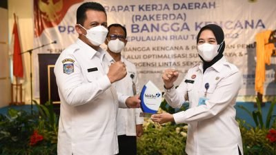Gubernur Ansar Buka Rakerda Bangga Kencana