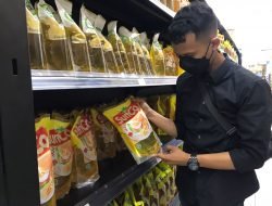 Polres Karimun Melakukan Monitoring Mengenai Ketersediaan Sembako Dan Minyak Goreng.