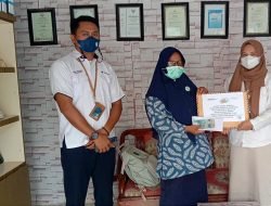 Tingkatkan Skill Menjahit Masyarakat, PT Timah Tbk Serahkan Mesin Obras ke PKBM Bhakti Negeri
