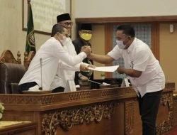 Terkait Perubahan Perda Nomor 7 Tahun 2012, Amsakar Sampaikan Jawaban Wali Kota Batam