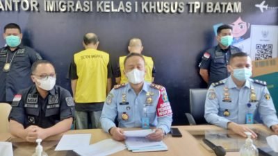 Foto : Imigrasi melakukan konfrensi Pers tentang pelanggaran izin tingggal WNA asal Malaysia dan Singapura.