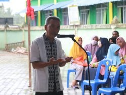 Asisten I Pemkab Karimun Hadiri Penyerahan Sertifikat PTSL di Parit Benut.