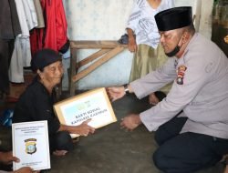 Kapolres Karimun Berikan Bantuan Kepada Masyarakat Yang Membutuhkan