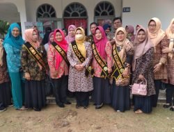 Hj. Raja Azma Berpesan Kepada Guru Dan Orang Tua Agar Dapat Mengajarkan Anaknya Berbudi Pekerti Yang Baik