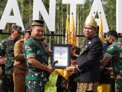 KASAD Dianugerahi Gelar Adat Kakah Demong Agung Bela Negara