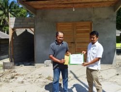 PT Timah Tbk Serahkan Bantuan Peralatan Gerabah untuk Dusun I Parit Gantung