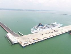 Kuala Tanjung, Transhipment di Bibir Selat Malaka
