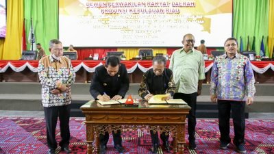 Paripurna Penandatanganan Nota Kesepakatan KUA-PPAS Ranperda Tentang APBD Provinsi Kepulauan Riau