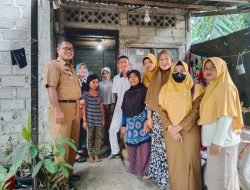 Ketua TP PKK Kelurahan Baran Timur Sambangi Masyarakat Yang Butuh Bantuan