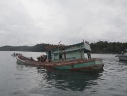 Kejaksaan Negeri Karimun Gelar Pemusnahan Kapal Asing