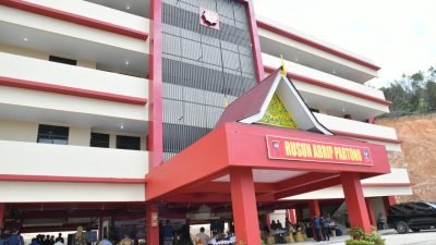 Gubernur Ansar Lakukan Peresmian Rusun Mako Brimop Polda Kepri