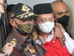 Hakim Mahkamah Agung Putuskan Hukuman Mati Untuk Herry Wirawan