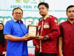 Kukuhkan HPM TBK PKU, Sekda Karimun Mahasiswa Penerus Estafet Kepemimpinan