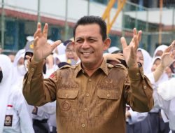 Ansar Kunjungi SMAN 3 Batam, Imbau Pelajar Untuk Tekun Belajar