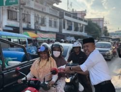 Kejari Karimun Gelar Pembagian Takjil Dan Sembako Kepada Masyarakat