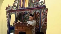 Bupati Lingga Melaksanakan Sholat Tarawih Perdana Ramadhan 1444H di Masjid Jami’ Sultan Lingga