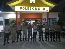 Sinergitas TNI-POLRI Tetap Kompak Bersama Menjaga Kamtibmas di Wilkum Polsek  Moro