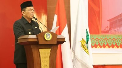 Ansar Serahkan Ranperda Pertanggungjawaban Pelaksanaan APBD 2022 kepada DPRD Kepri