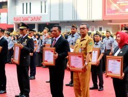 Ansar Terima Penghargaan dari Kemenkumham RI Pada HDKD ke-78