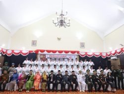 Bupati Karimun Dr. H Aunur Rafiq S.sos M.Si Mengukuhkan Paskibraka Upacara 17 Agustus