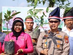 Kapolres Karimun Pimpin Penanaman 1.150 Pohon Di Pulau Buru