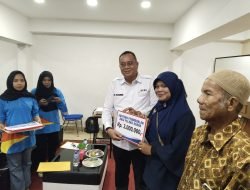 Ketua Komisi III Ady Hermawan Memberikan Bantuan Permodalan Bagi Pelaku Usaha Mikro