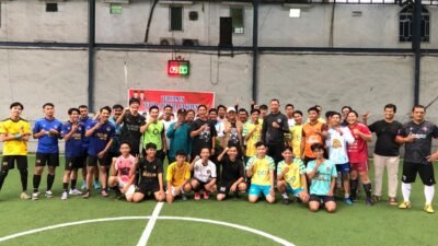 Peringati Sumpah Pemuda, Tendangan Finalti Iman Sutiawan Buka Kompetisi Futsal di Sagulung 