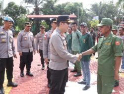 Kesiapan Pemilu 2024, Kapolres Karimun Pimpin Apel Sat Linmas