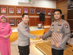 Kapolsek Balai Serahkan Jabatan Kepada Kapolres Karimun Sebelum Pindah Tugas di Polda Gorontalo