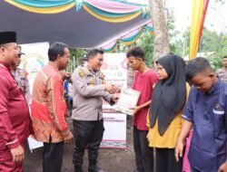 Kapolres Meranti Kunjungi dan Bantu SLB di Pulau Terluar Ini
