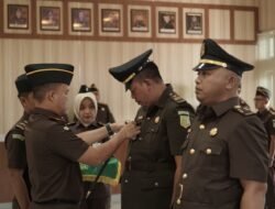 Kejari Karimun Melantik Kasubagbin Dan Kasi Datun