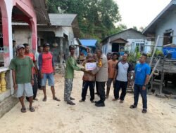 Kapolsek Moro Serahkan Bantuan Sosial Ke Dusun Mempoyong Kecamatan Moro