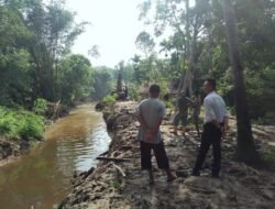 Curah Hujan Tinggi, Desa Batu Berdaun Lakukan Normalisasi Kawasan Rawan Banjir