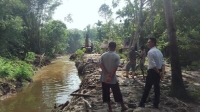 Curah Hujan Tinggi, Desa Batu Berdaun Lakukan Normalisasi Kawasan Rawan Banjir