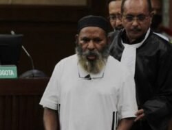 Mantan Gubernur Papua Lukas Enembe Meninggal Dunia