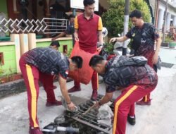 Polres Karimun Gotong Royong Tempat Ibadah