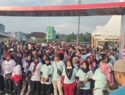 Bak Lautan Manusia, Ribuan Masyarakat Dabo Ikuti Gebiyar Jalan Santai Relawan Relasi Gemoy 02 Lingga