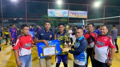 Bupati Lingga Tutup Turnamen Volly Polsek Daik Lingga Cup 2024, Kec. Selayar Rebut Juara 1