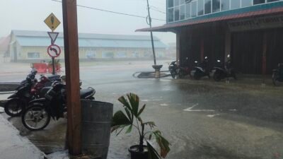 BMKG Lingga Sebut Potensi Hujan Deras Berlangsung Hingga Sore