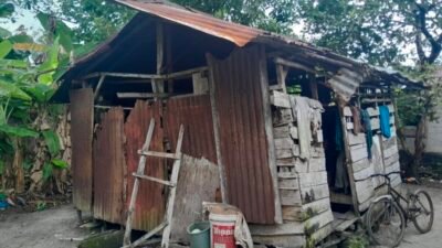 Kapolda Kepri Berikan Bantuan Bedah Rumah, Total 10 Unit