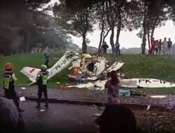 Breaking News: Pesawat jatuh di Lapangan Sunburst BSD Tangerang, Ada Korban