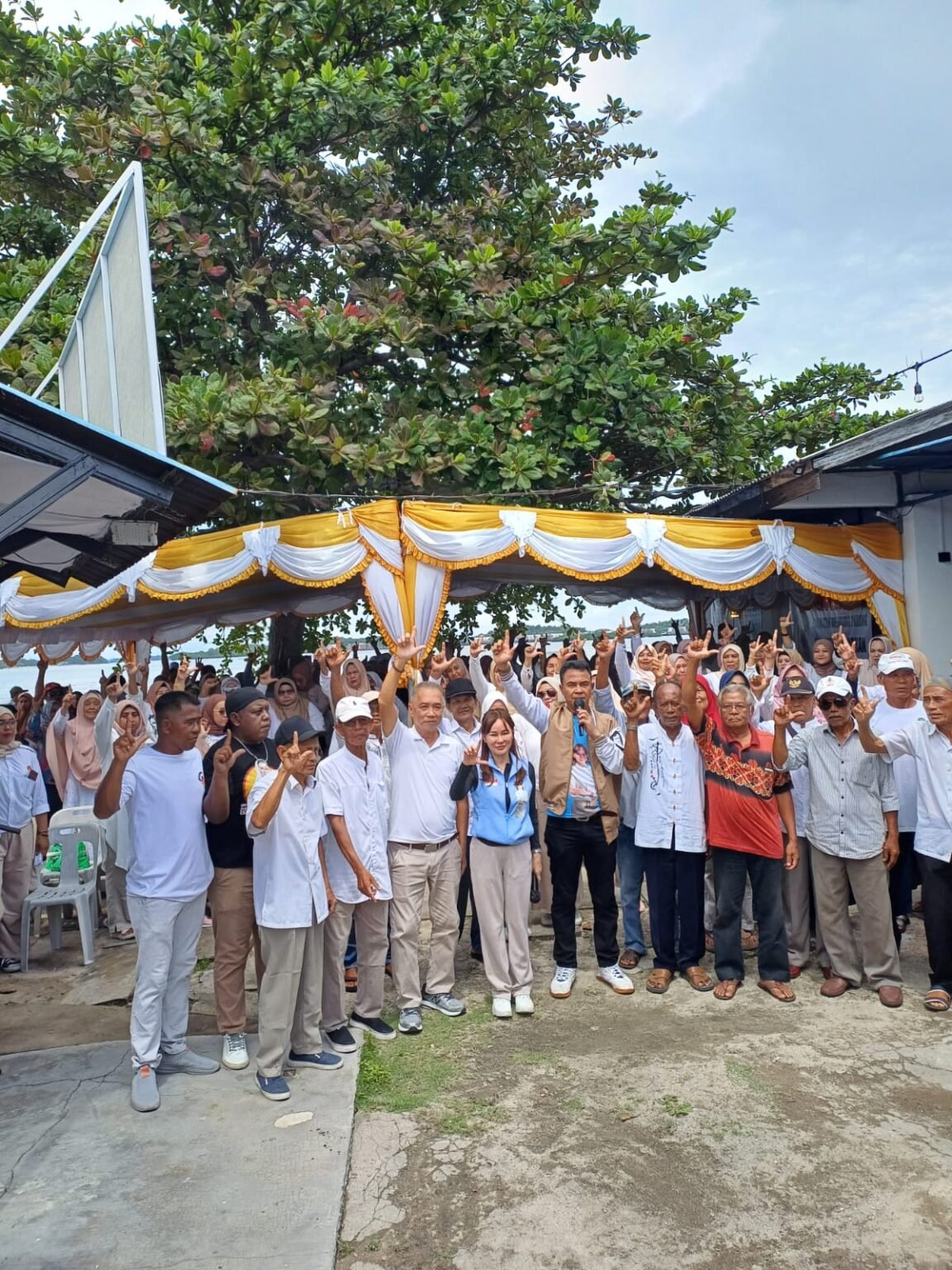 Ratusan Masyarakat Pulau Penawar Rindu Deklarasi Dukungan Untuk Li ...