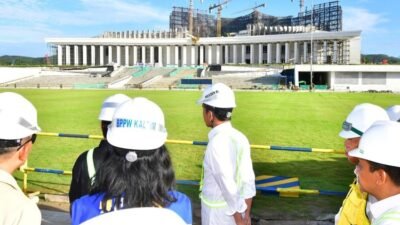 Jokowi Tinjau Kesiapan Lapangan Upacara HUT ke-79 RI di IKN