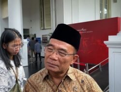 Menko PMK: Pelaku Judi Online Dihukum, Penerima Bansos itu Anggota Keluarga