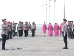 Kapolres Lingga Pimpin Upacara Tabur Bunga di Laut Menjelang Hari Bhayangkara Ke-78