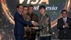 Jokowi Berikan Golden Visa Pertama kepada Pelatih Shin Tae-yong