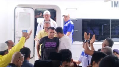 Ratusan Warga Sambut Kepulangan Firmansyah sebagai Calon Bupati 2024-2029