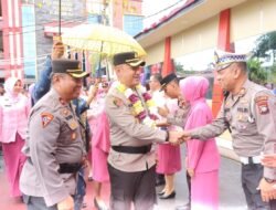 Tradisi Welcome And Farewell Parade Pisah Sambut Kapolres Karimun Di Warnai Kesedihan