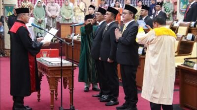 Tiga Unsur Pimpinan Dprd Kota Batam Dilantik, Aweng Kurniawan Jabat Waka I